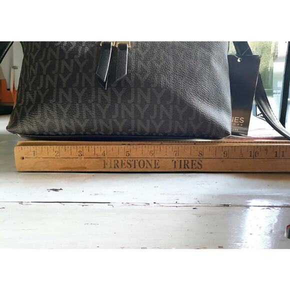 Jones New York Kayla Crossbody NWT - Picture 4 of 11